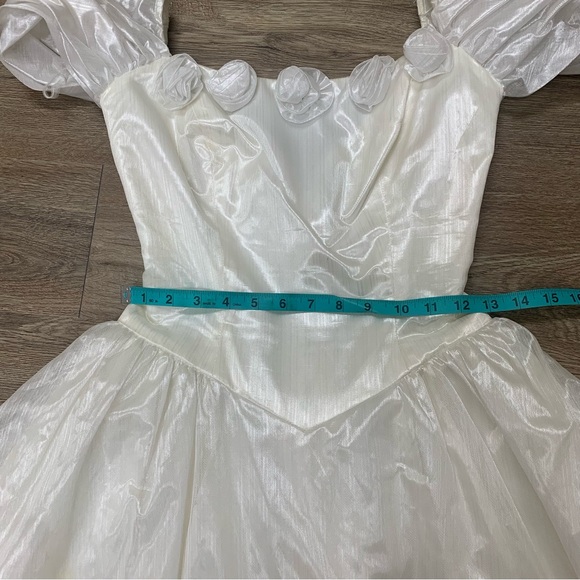 VINTAGE ROSETTE WEDDING DRESS - Picture 7 of 9